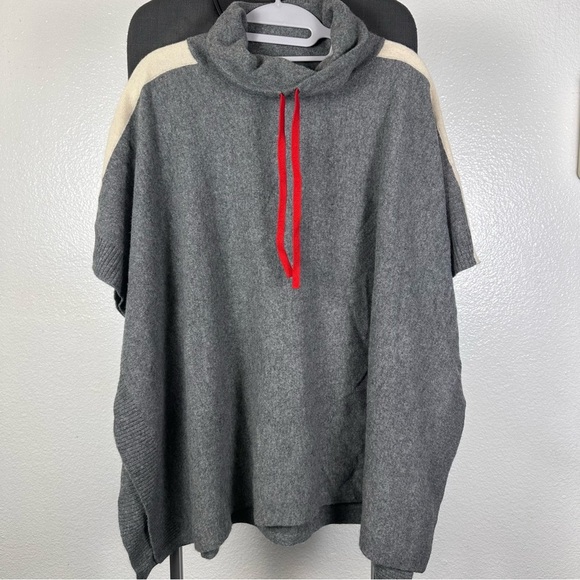 Tahari Gray Poncho 70% Merino Wool / 30% Cashmere with Red Accent One Size - Picture 1 of 7